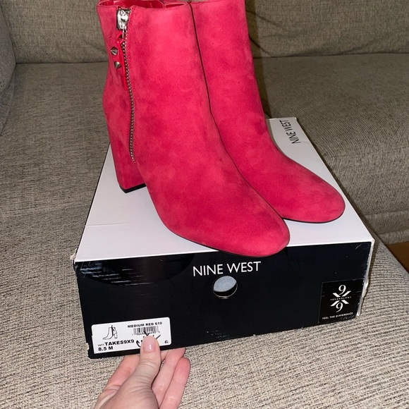 Nine West Medium Red W 8.5 brand new still in box - Picture 6 of 6